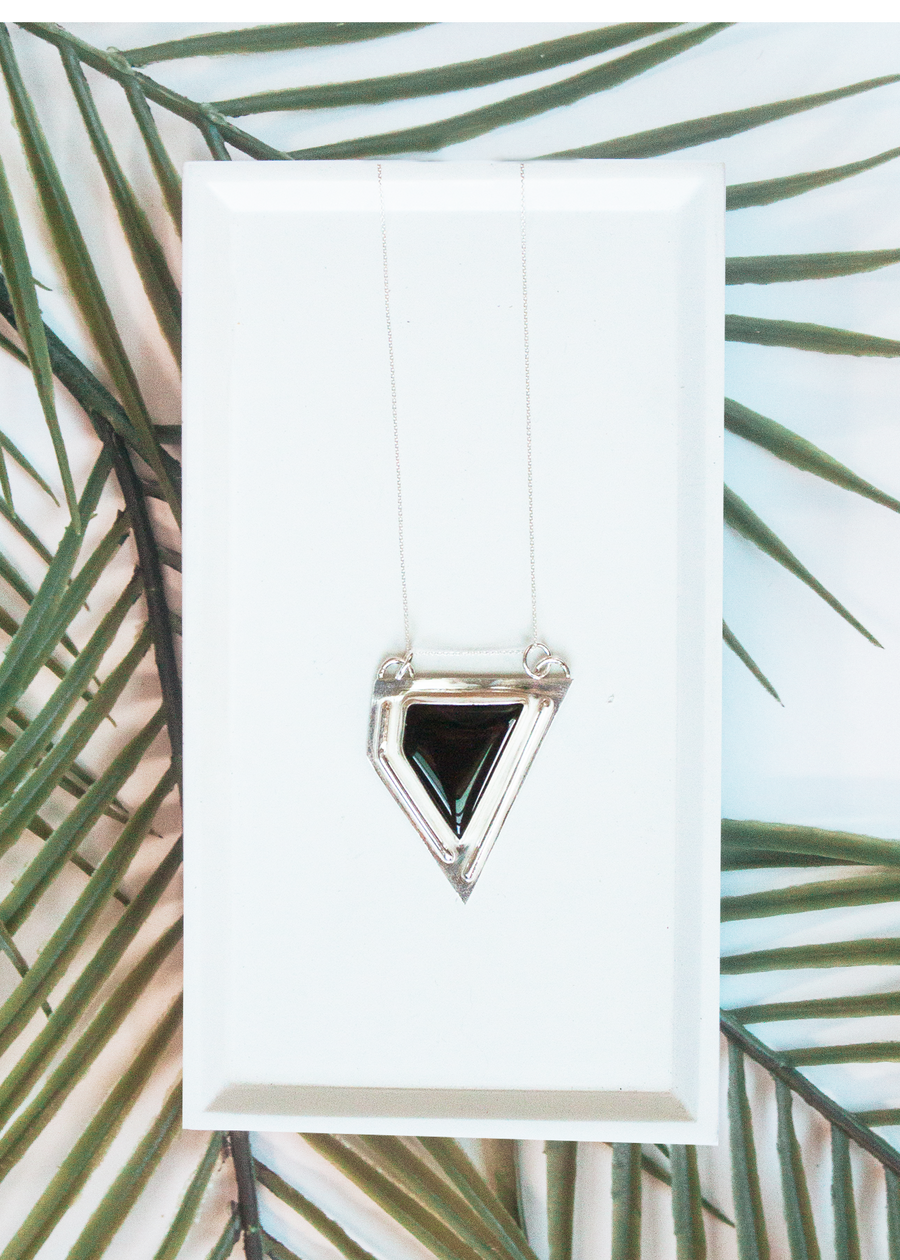 Lined Onyx Necklace